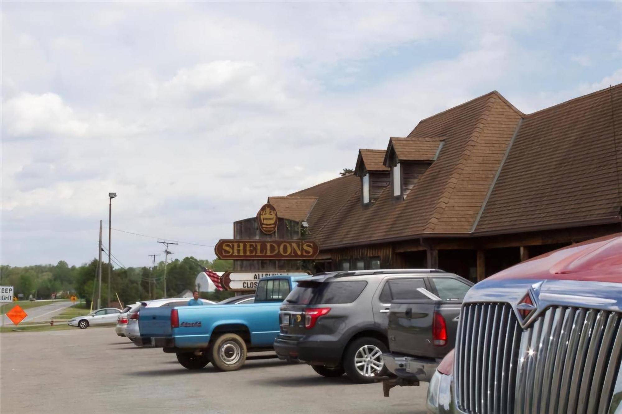 Oyo Sheldon'S Motel And Restaurant Keysville Exterior foto